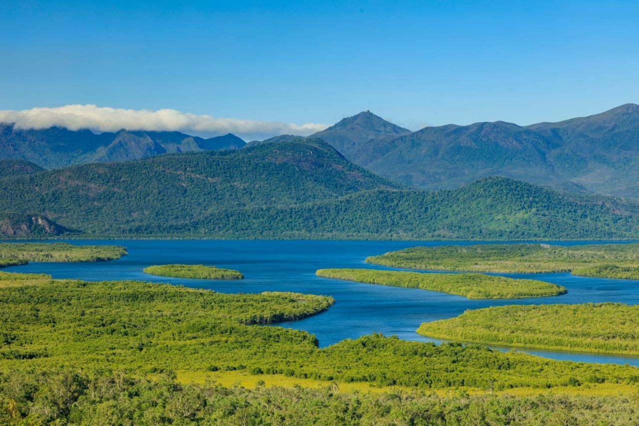 Vista Hinchinbrook Aparthotel Cardwell Bagian luar foto