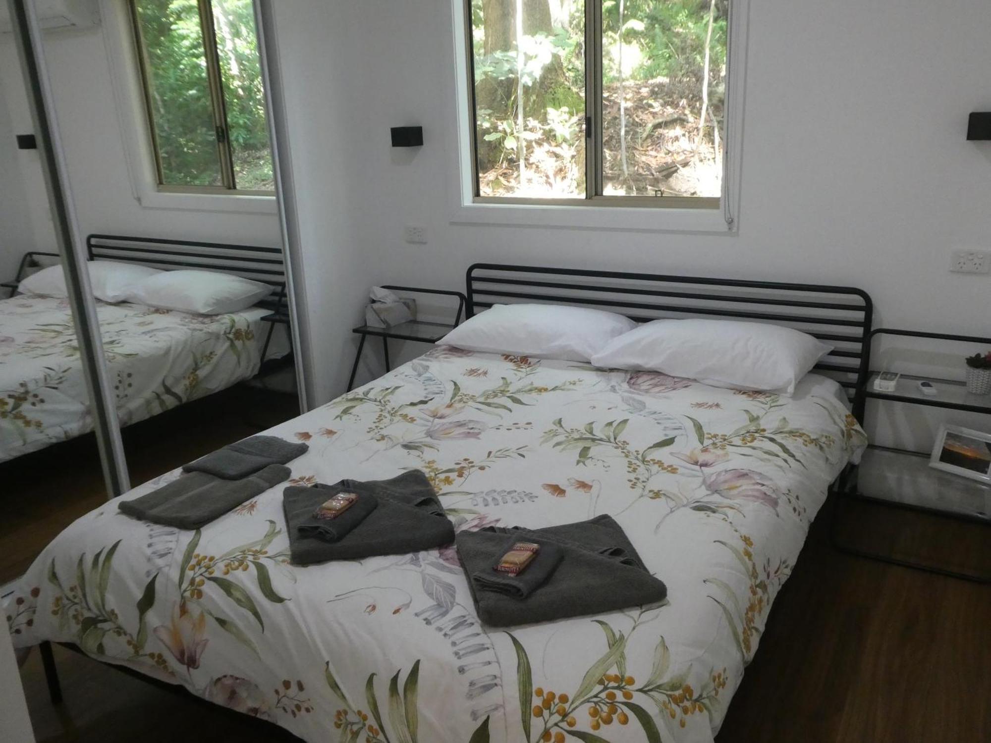 Vista Hinchinbrook Aparthotel Cardwell Bagian luar foto