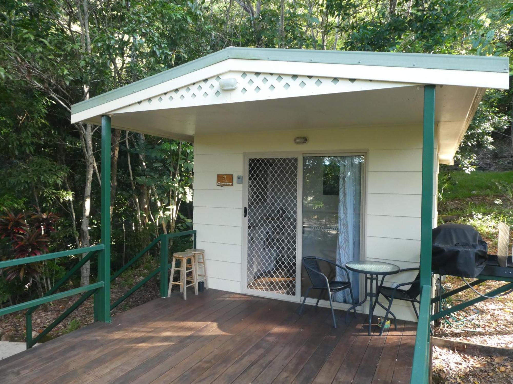 Vista Hinchinbrook Aparthotel Cardwell Bagian luar foto