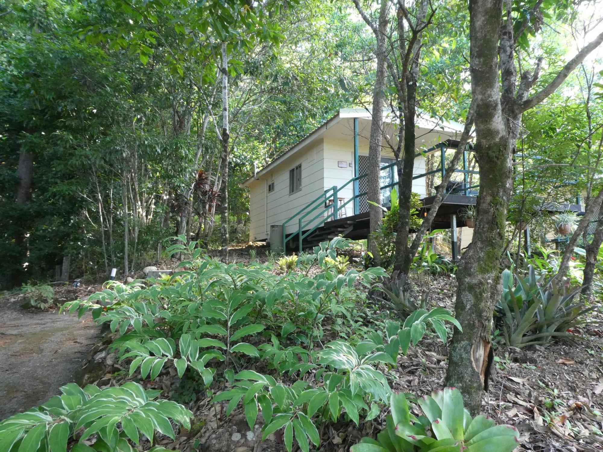 Vista Hinchinbrook Aparthotel Cardwell Bagian luar foto